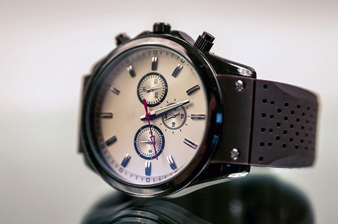 Zegarek – przeżytek czy wiecznie modny drobiazg?